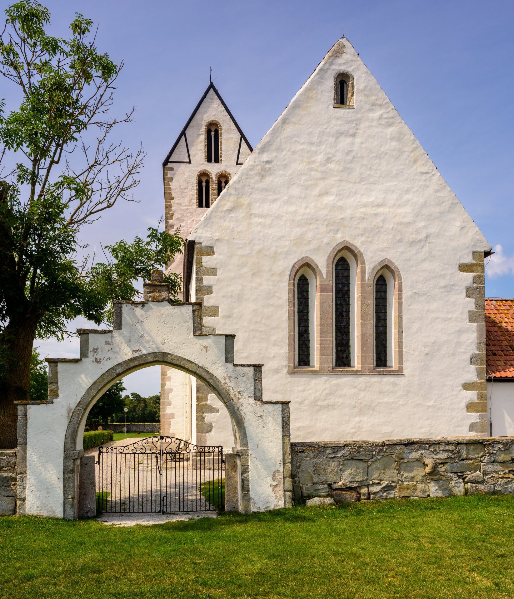 Hamra kyrka — kyrkan i byn, inte Sveaskogs WeHunt 205287 och inte nationalparken