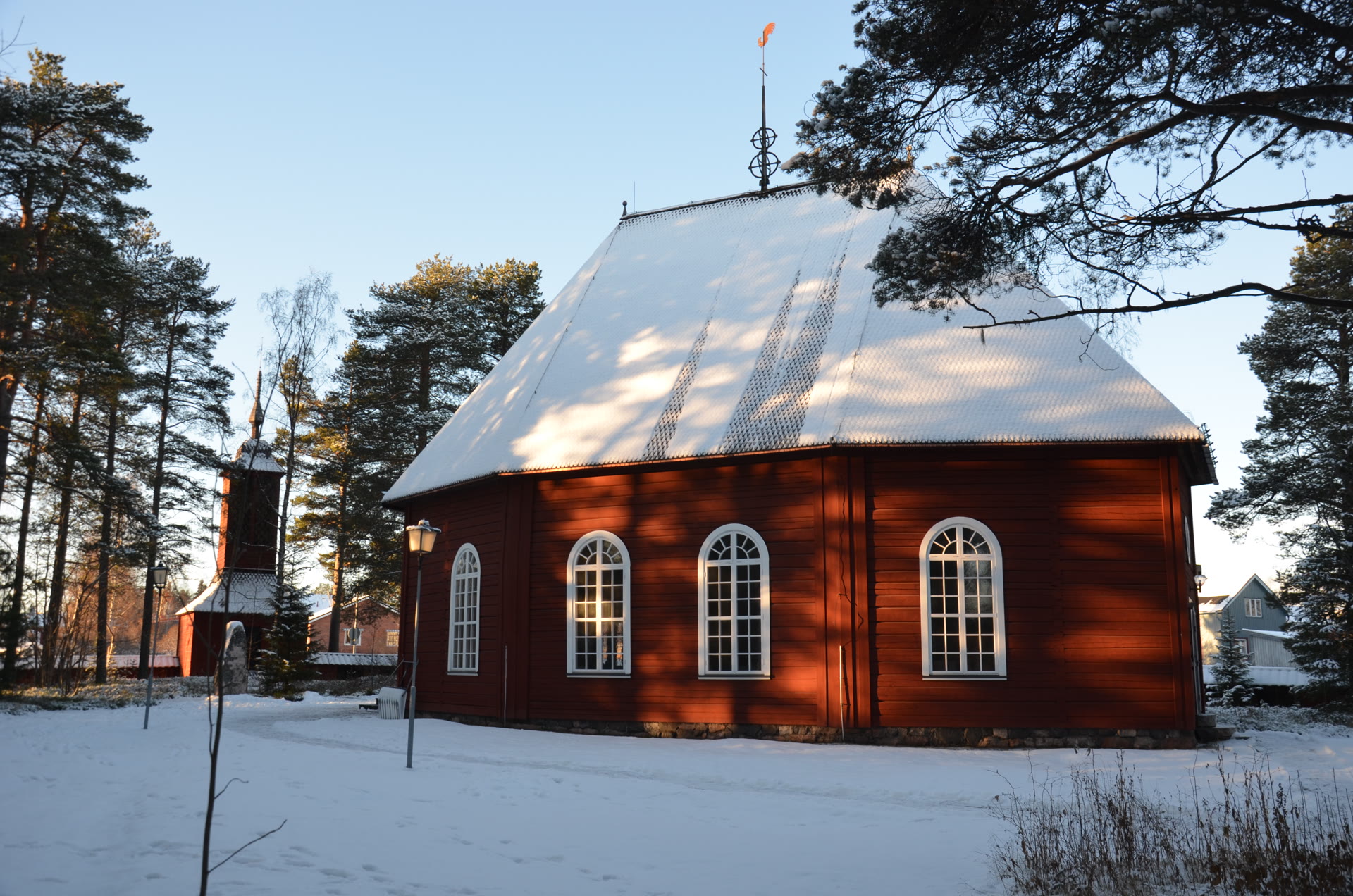 Jokkmokks gamla kyrka — kyrkan i samhället, inte block 1–28 och inte Sveaskogs Burma