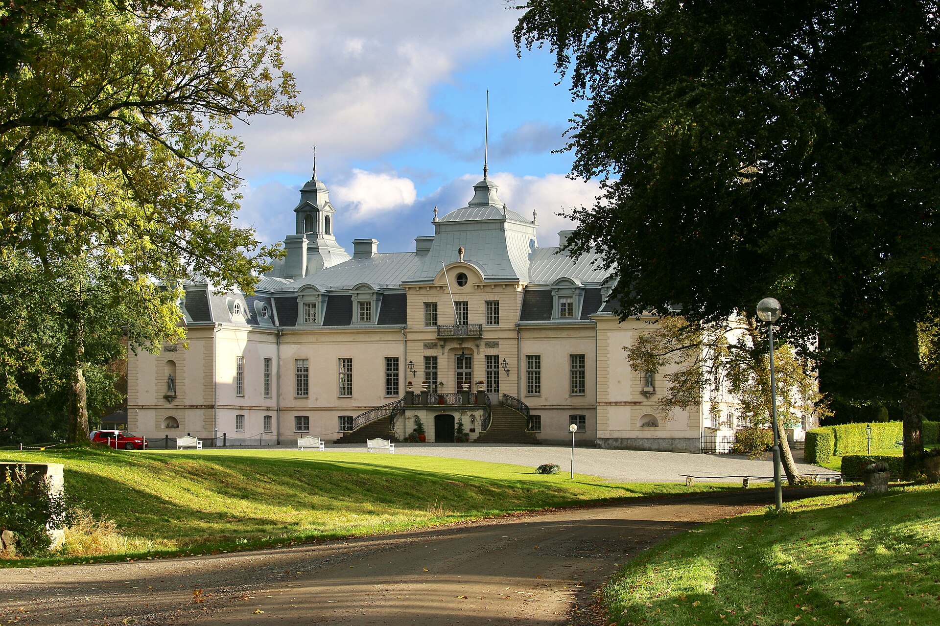 Kronovalls slott — byggnaden, inte Kronjakts såt och inte de 1 200 hektaren