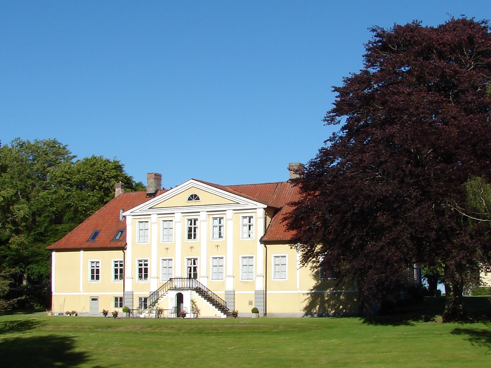 Sinclairsholms slott — byggnaden vid Almaån, inte såten och inte en taxa