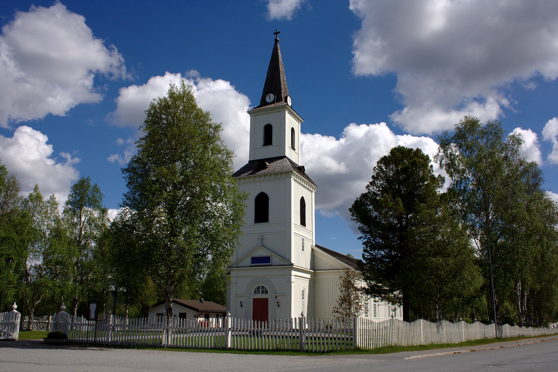 Sorsele kyrka — tornet i samhället, inte ett namngivet kortpass