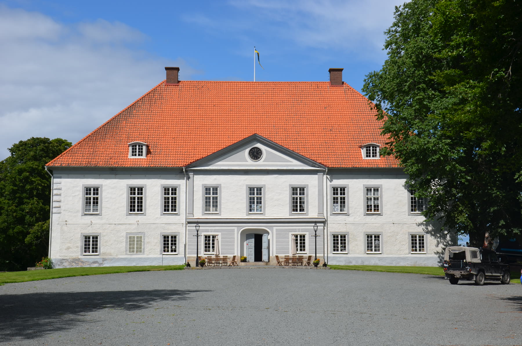 Västanå slott vid Gränna — byggnaden, inte vaket och inte golfens första utslag